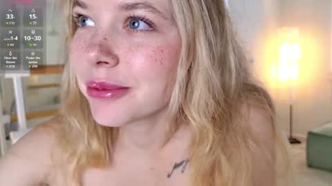 Snapshot of milly_shy chatting on June 22, 7:05 am Milly online show from June 22, 7:05 am
