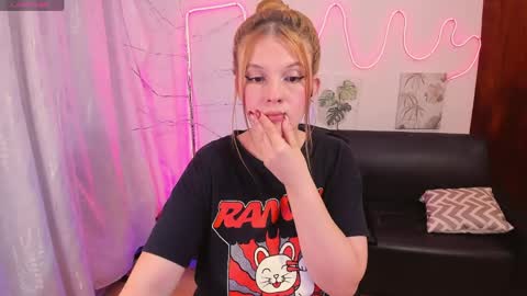 Snapshot of millysandlerr chatting on May 1, 6:07 am millysandlerr online show from May 1, 6:07 am