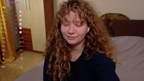 milounee online show from April 16, 9:43 am