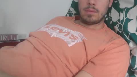 Snapshot of milowww1601 chatting on November 19, 10:37 am milowww1601 online show from November 19, 10:37 am