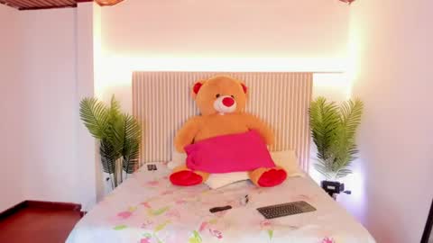 miluu online show from June 16, 12:52 pm