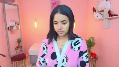 milu_carbajal_x online show from December 20, 9:33 pm