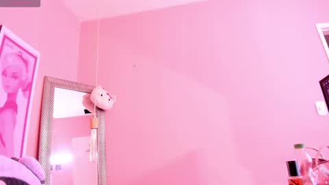 milu_carbajal_x online show from March 4, 4:07 am