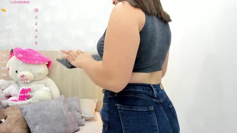 Snapshot of milu_gomez chatting on December 29, 7:22 pm Milu Gomez online show from December 29, 7:22 pm