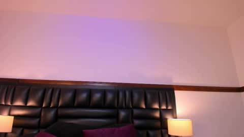 Snapshot of milu_w4llace chatting on February 27, 1:59 am Milu Wallace online show from February 27, 1:59 am