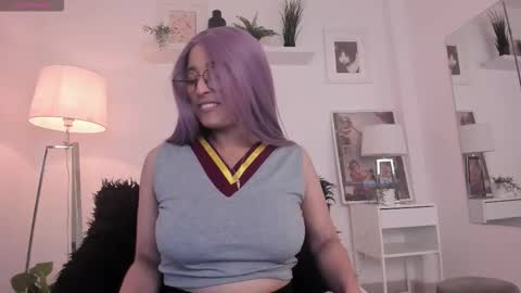 Miluu DH online show from December 3, 12:25 pm