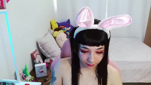 Snapshot of mily_milk_ chatting on March 9, 6:00 pm mily_milk_ online show from March 9, 6:00 pm