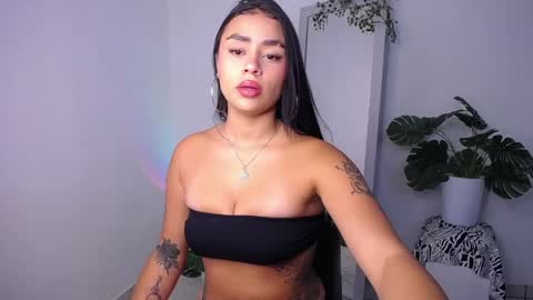 Snapshot of mily_ortiz chatting on May 5, 3:31 pm Mily Ortiz online show from May 5, 3:31 pm
