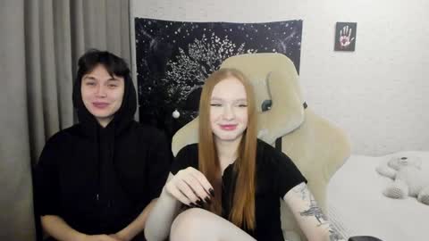 Snapshot of milymi_ chatting on January 12, 4:08 pm Milena and Jasper online show from January 12, 4:08 pm