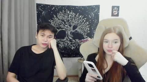 Snapshot of milymi_ chatting on January 15, 8:26 pm Milena and Jasper online show from January 15, 8:26 pm