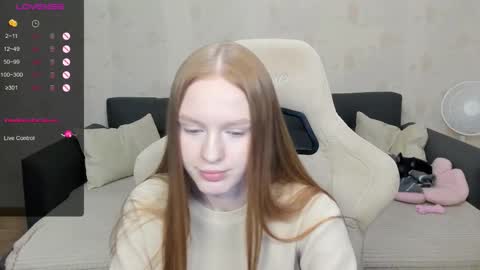 Snapshot of milymi_ chatting on September 18, 2:19 pm Milena and Jasper online show from September 18, 2:19 pm