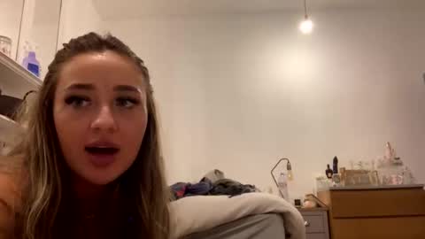 Snapshot of mimi_monroe1 chatting on March 2, 9:11 pm Mimi Monroe online show from March 2, 9:11 pm