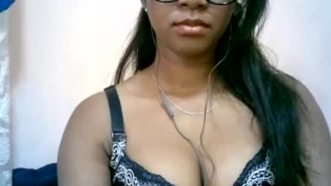 Snapshot of mimie32 chatting on July 1, 9:22 am mimie32 online show from July 1, 9:22 am