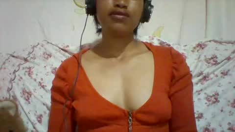 Snapshot of mimisexy295320 chatting on December 8, 5:33 pm mimisexy295320 online show from December 8, 5:33 pm