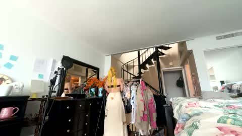 mimsymarlo online show from April 13, 5:07 pm