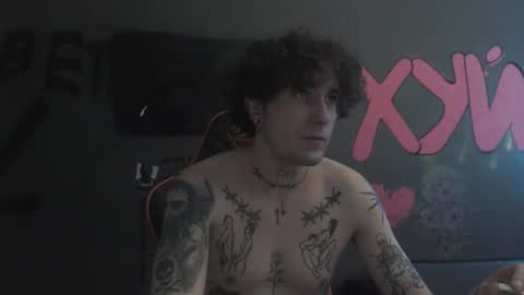 Snapshot of min1pekka chatting on November 8, 11:43 am Max online show from November 8, 11:43 am