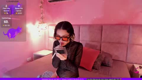 Snapshot of min_minjil chatting on October 2, 11:39 am Minji online show from October 2, 11:39 am