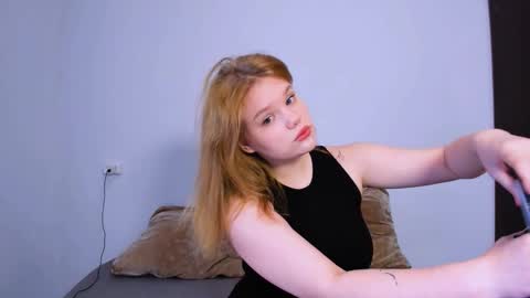 hi Im Mina  online show from October 14, 10:21 pm