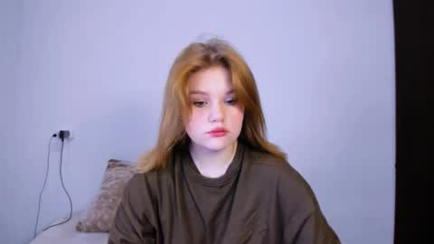 hi Im Mina  online show from October 29, 10:55 pm