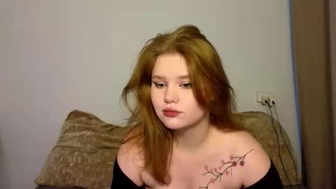 Snapshot of mina27372 chatting on March 1, 6:04 am hi Im Mina online show from March 1, 6:04 am