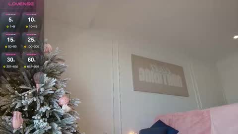 Mina online show from December 19, 2:29 am