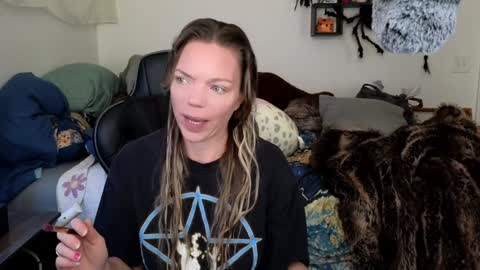 Snapshot of mindymars chatting on January 20, 3:39 pm Mindy Mars online show from January 20, 3:39 pm