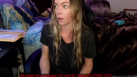 Snapshot of mindymars chatting on January 27, 7:03 pm Mindy Mars online show from January 27, 7:03 pm