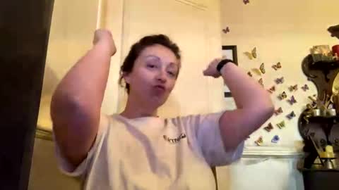 please subscribe to my fansly  please no video or photos must be recorded or re sold online show from March 31, 12:49 pm