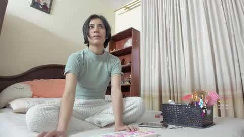 Snapshot of minefoxy2 chatting on February 27, 11:21 am Amber online show from February 27, 11:21 am