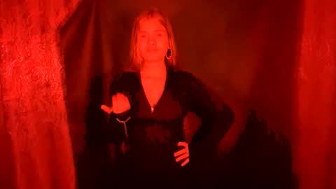 Amelia online show from December 1, 9:42 pm