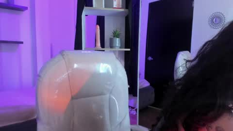 miniadelf online show from April 15, 9:26 pm