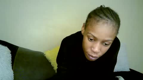 minieme001 online show from March 15, 6:03 pm