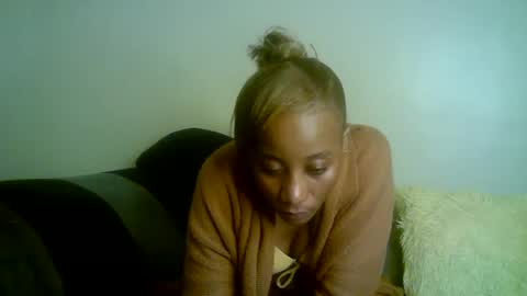 minieme001 online show from March 29, 7:47 pm