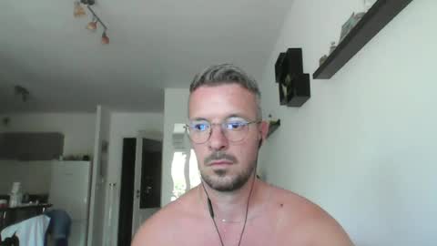 Snapshot of minka28 chatting on June 19, 9:13 am minka28 online show from June 19, 9:13 am