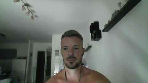 Snapshot of minka28 chatting on June 27, 3:28 pm minka28 online show from June 27, 3:28 pm