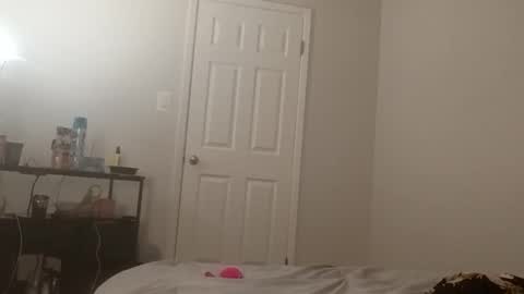 minniehunney online show from April 9, 6:19 am