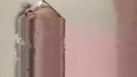 minniehunney online show from April 13, 10:32 am