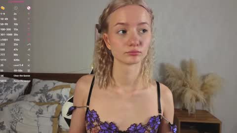 Snapshot of minnietammy chatting on October 18, 11:05 pm Mary is here 3 My favorite patterns 77143222321Try my private online show from October 18, 11:05 pm