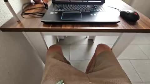 Jesse J. online show from January 15, 9:25 am