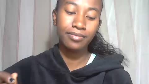 minouch211907 online show from October 20, 2:45 am