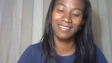 minouch211907 online show from December 1, 2:27 am