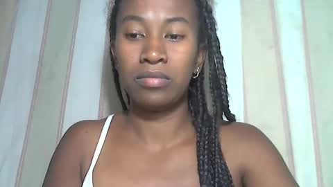 Snapshot of minouch211907 chatting on February 1, 5:00 pm minouch211907 online show from February 1, 5:00 pm