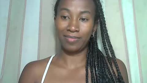 Snapshot of minouch211907 chatting on February 2, 6:28 pm minouch211907 online show from February 2, 6:28 pm