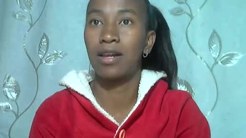 Snapshot of minouch211907 chatting on February 12, 8:26 pm minouch211907 online show from February 12, 8:26 pm