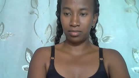 Snapshot of minouch211907 chatting on March 1, 7:32 am minouch211907 online show from March 1, 7:32 am