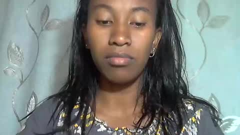 Snapshot of minouch211907 chatting on April 6, 4:46 am minouch211907 online show from April 6, 4:46 am