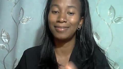 Snapshot of minouch211907 chatting on April 6, 4:52 pm minouch211907 online show from April 6, 4:52 pm