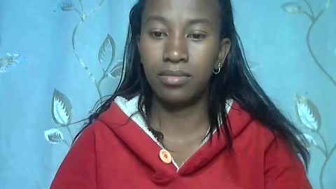 Snapshot of minouch211907 chatting on April 10, 2:28 am minouch211907 online show from April 10, 2:28 am