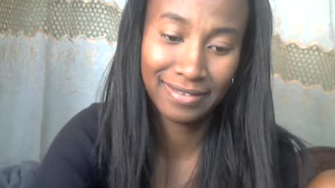 Snapshot of minouch211907 chatting on July 12, 9:33 am minouch211907 online show from July 12, 9:33 am
