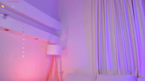 Snapshot of mintlackey chatting on November 7, 6:57 am Lianna online show from November 7, 6:57 am